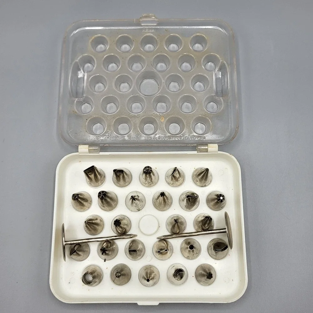 Wilton Deluxe Decorator Tube Set Vintage 1975 30pc Cake Decorating Kit Silver